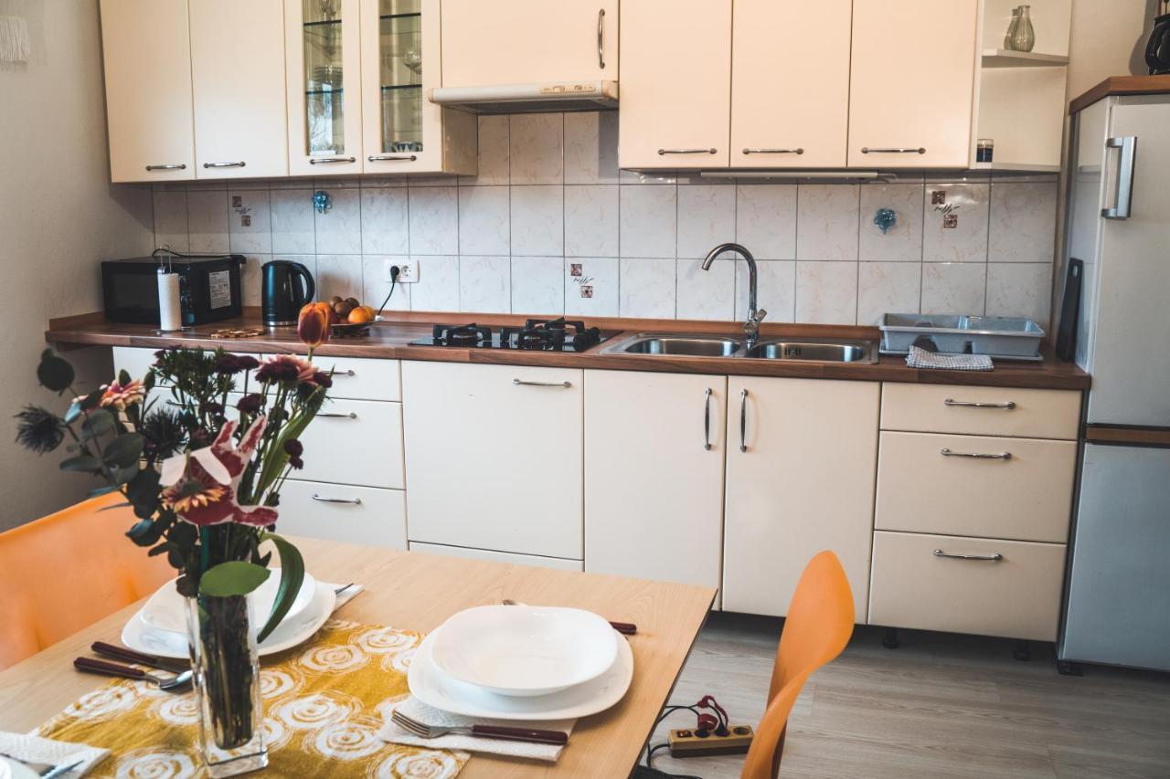 Apartments Bukor With Seasonal Pool Lukovica pri Domžalah المظهر الخارجي الصورة