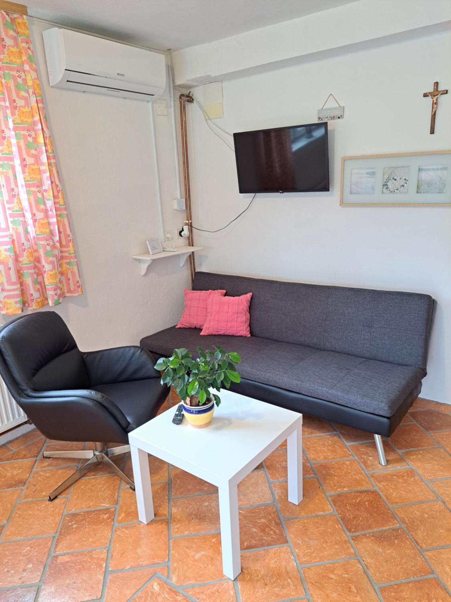 Apartments Bukor With Seasonal Pool Lukovica pri Domžalah المظهر الخارجي الصورة