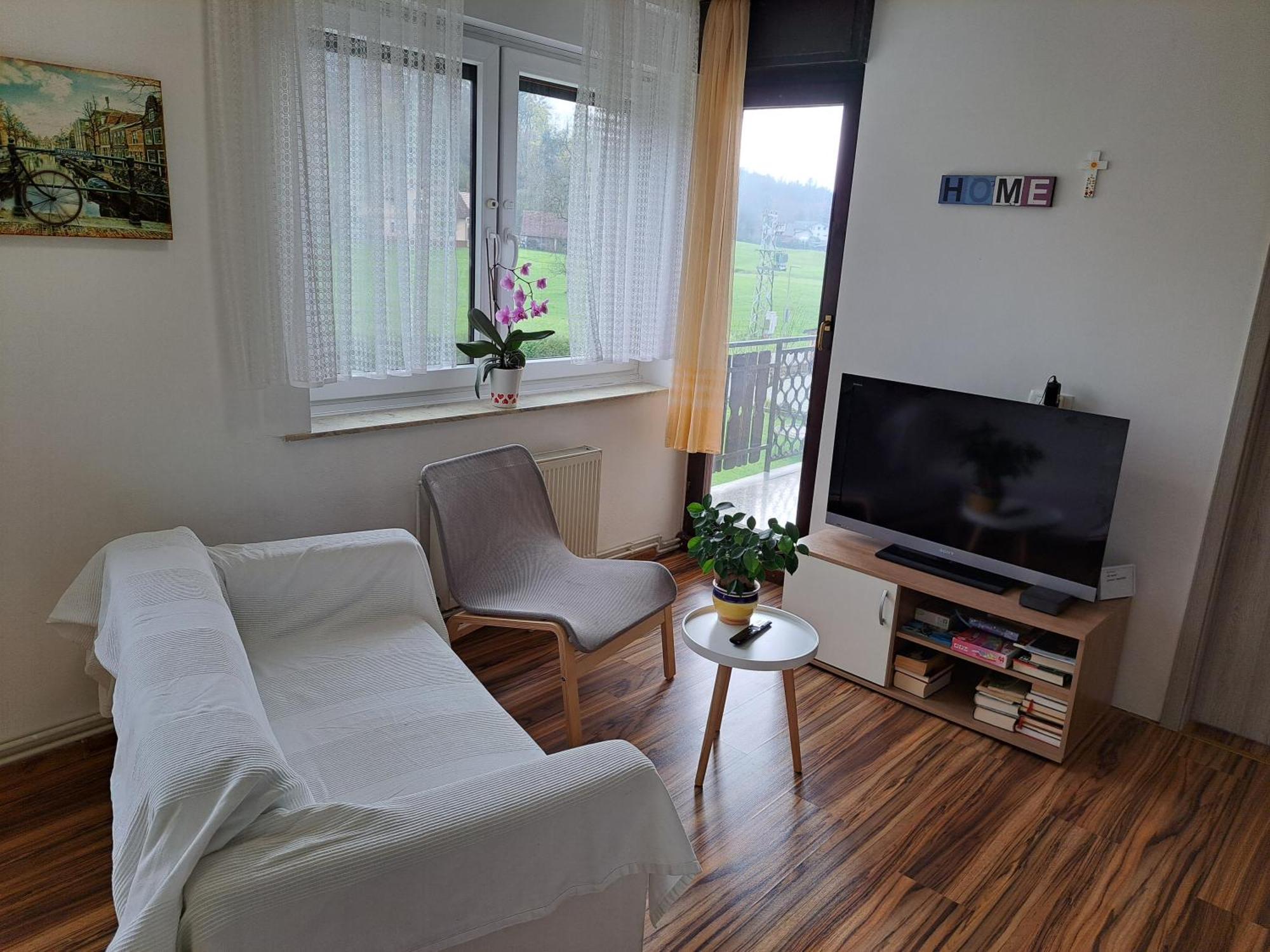 Apartments Bukor With Seasonal Pool Lukovica pri Domžalah المظهر الخارجي الصورة