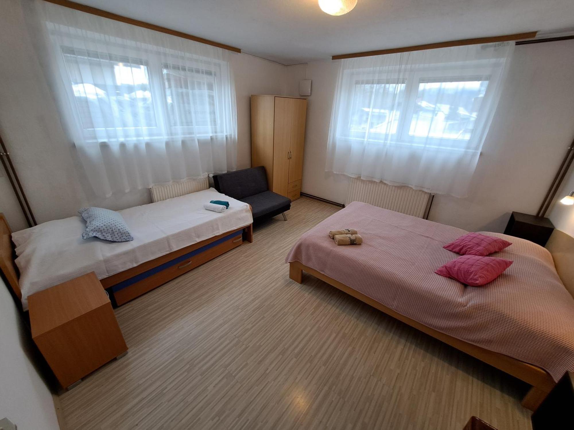 Apartments Bukor With Seasonal Pool Lukovica pri Domžalah المظهر الخارجي الصورة